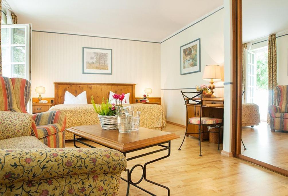Landgasthof & Hotel Jagdhof Stralsund Rum bild