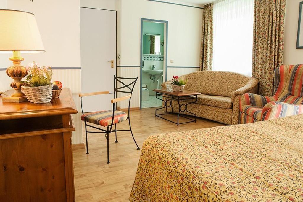 Landgasthof & Hotel Jagdhof Stralsund Rum bild